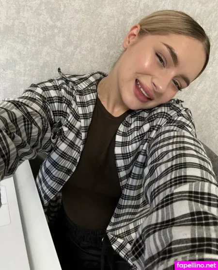 La La Landay OnlyFans Thumbnail #dCKJQKpuQQ