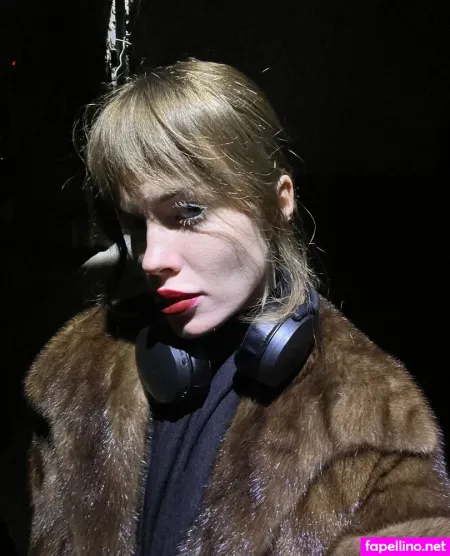 La Lunaa OnlyFans Thumbnail #403TqsGIyL