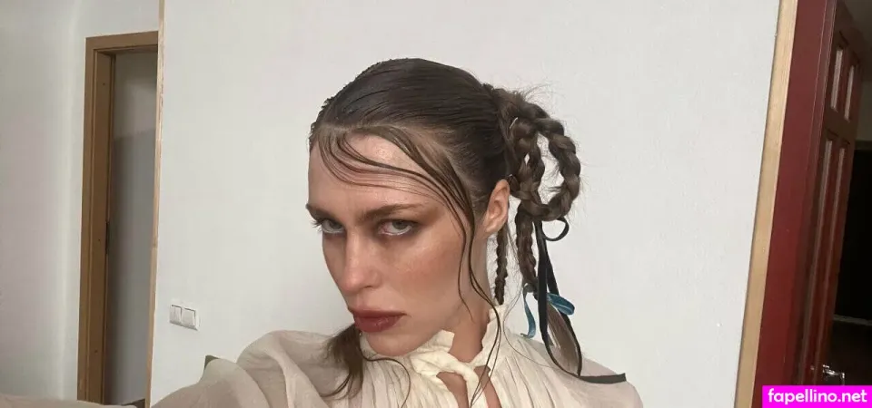 La Lunaa OnlyFans Thumbnail #SYgfX9CrSr