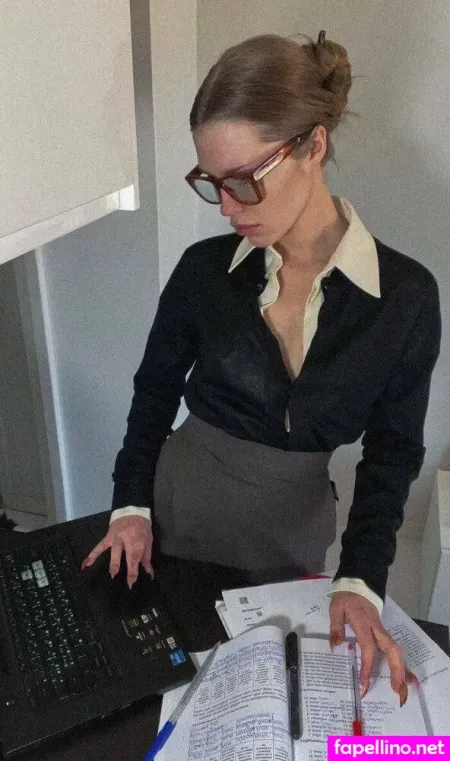 La Lunaa OnlyFans Thumbnail #j4AiSxSvbG