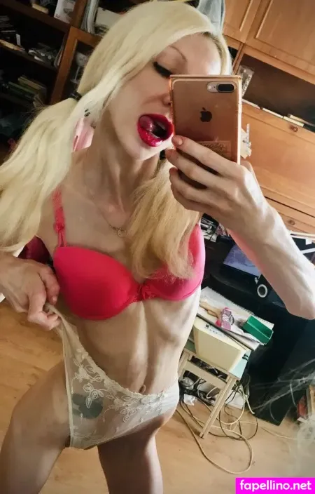 La Strawberry OnlyFans Thumbnail #Y84eVvg3Au