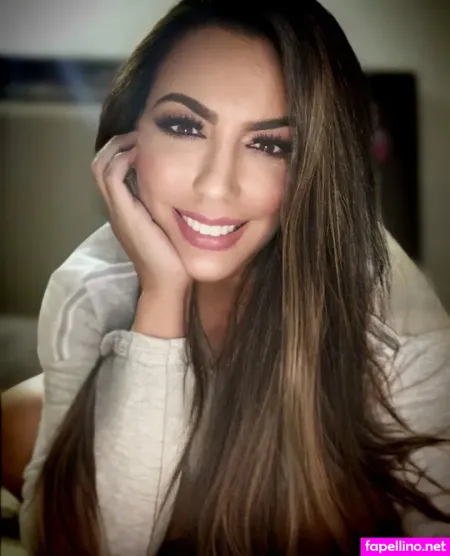 La Vecina Main Profile Photo