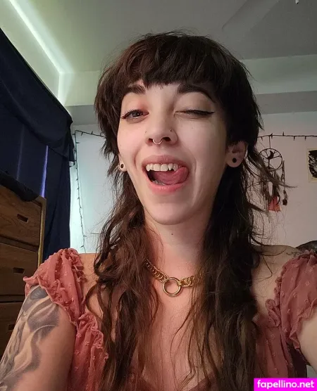 Laa Petitemort OnlyFans Thumbnail #0BVZPhYMNB
