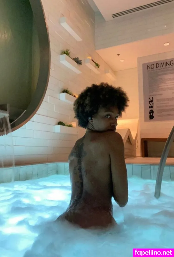 laceylondonxx, theebimbokitty, theecryptokitty Nude Leaked OnlyFans Photo #5eoIxYD3zw