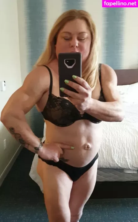 Laceys Muscular Calves OnlyFans Thumbnail #sqpErhN1TT