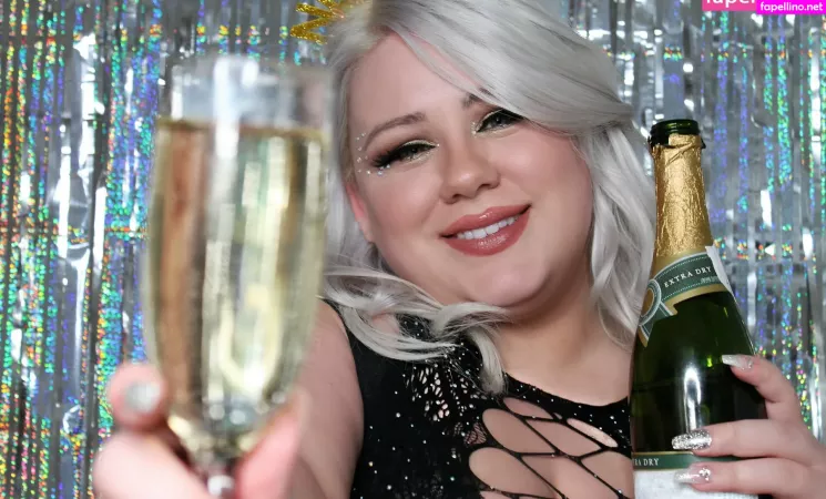 Laceysummersfree OnlyFans Thumbnail #S4kENwIkFH