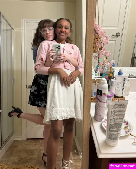 Laceyswan Main Profile Photo