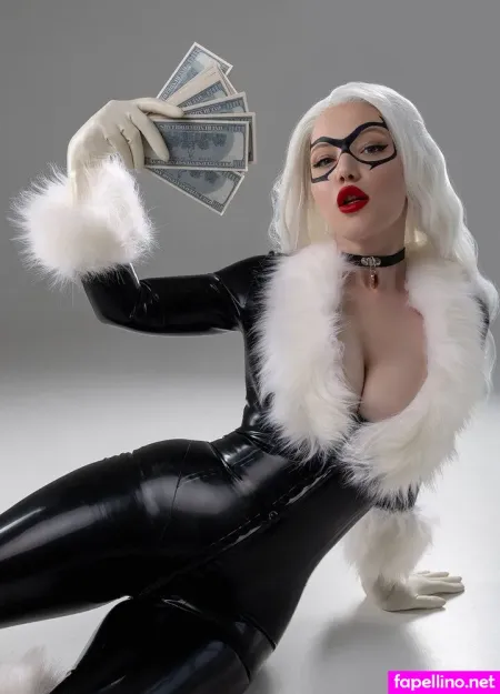 Lada Lyumos 28 OnlyFans Thumbnail #kSQ5kGiFly