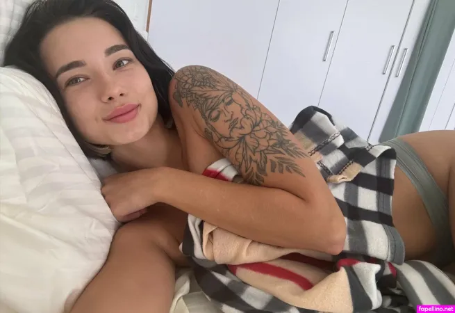 Ladakinkykittyvip OnlyFans Thumbnail #OHkH5k5NpS