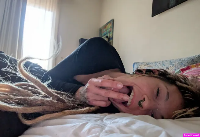 Ladiloonitik OnlyFans Thumbnail #A83HAutDfC