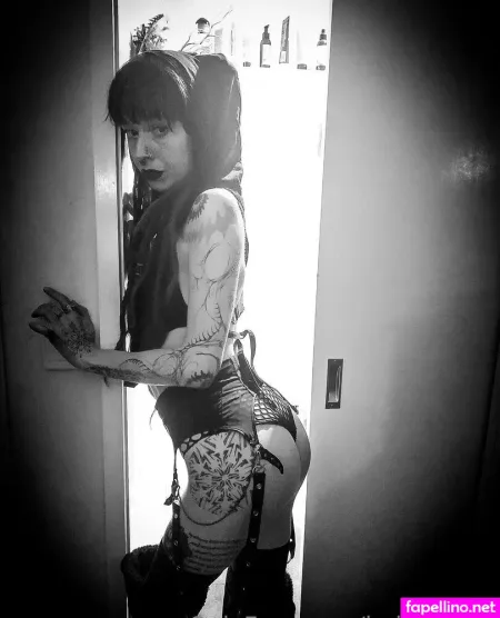 Ladiloonitik OnlyFans Thumbnail #gQN9rdYNqv