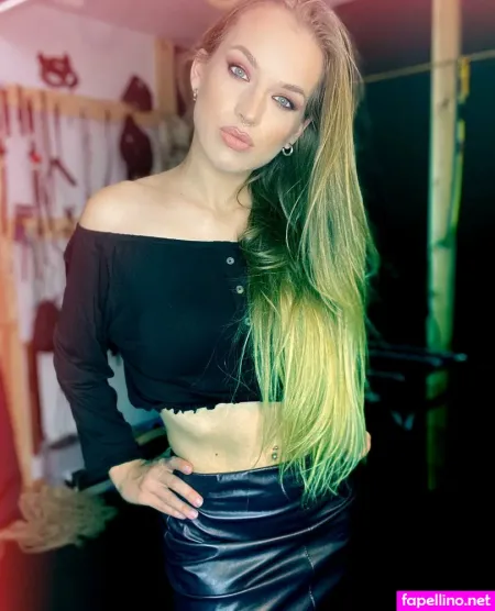 Lady Annabelle 1 OnlyFans Thumbnail #07bw56ZaEj