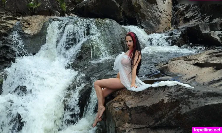 Lady Butterfly OnlyFans Thumbnail #KaI6SXnASh