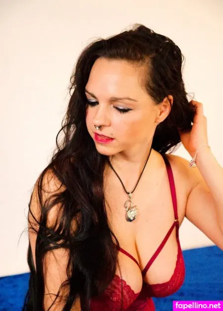 Lady Butterfly OnlyFans Thumbnail #hhIpj89HUN