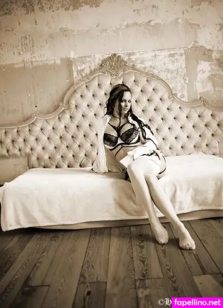 Lady Butterfly OnlyFans Thumbnail #uxcZSMw3iB