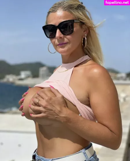 Lady Dina OnlyFans Thumbnail #Z0xGR2P3oU