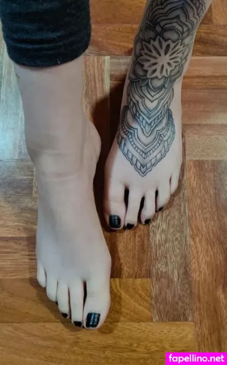 Lady Feet Tattoo OnlyFans Thumbnail #NCC6NkSN4E