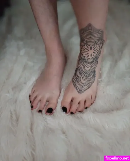 Lady Feet Tattoo OnlyFans Thumbnail #norLFguNC9
