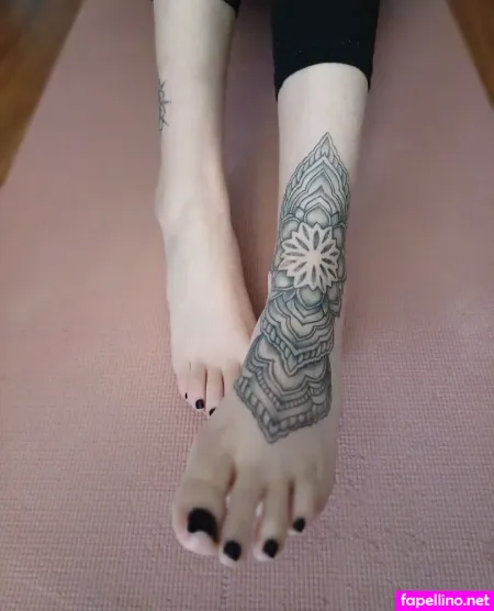 Lady Feet Tattoo OnlyFans Thumbnail #ttF8qKXikJ