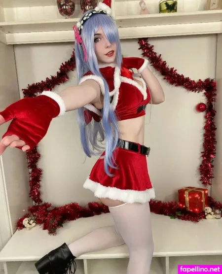 Lady Pizza Hug Main Profile Photo