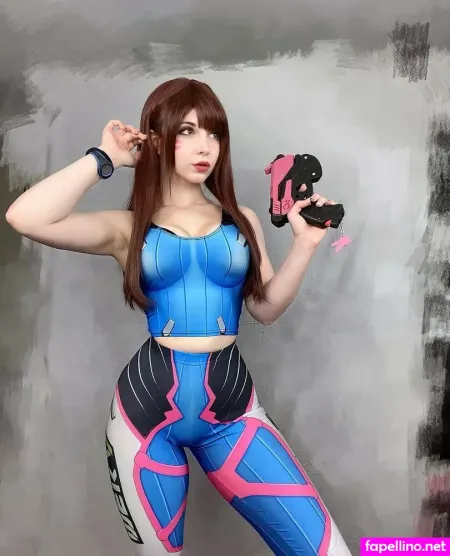 Lady Pizza Hug OnlyFans Thumbnail #X7cYxV7fty