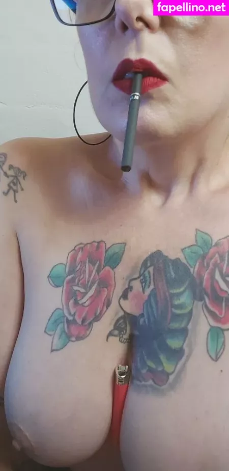 Lady Smoker Queen OnlyFans Thumbnail #hyOF3rSV71