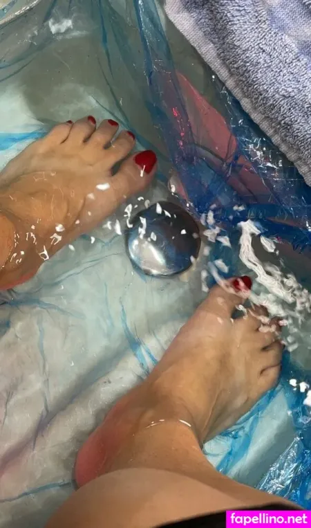 Ladyaquapa OnlyFans Thumbnail #OxDrA9QAFH