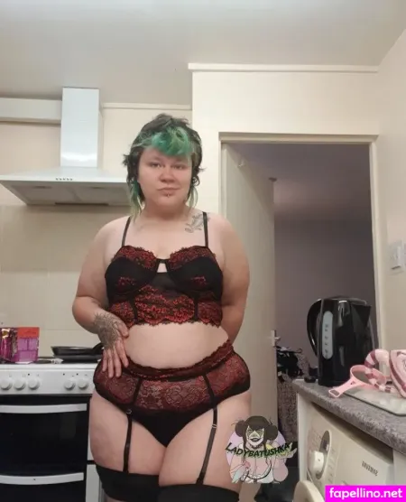 Ladybatushka OnlyFans Thumbnail #W3zxNH5ZlJ