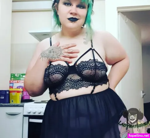 Ladybatushka OnlyFans Thumbnail #rYO2Xxz1XZ