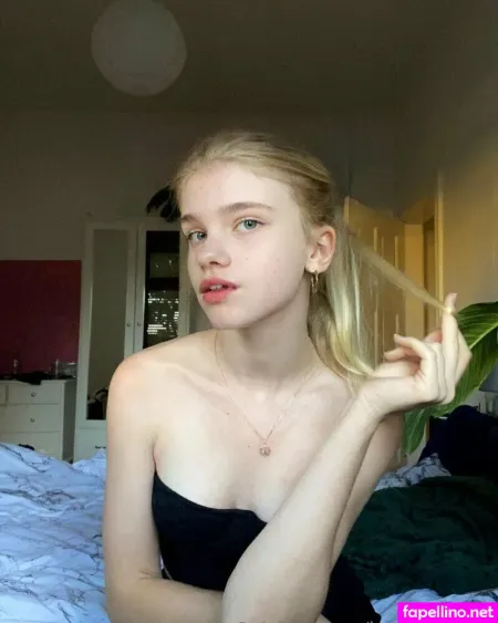 Ladybond007 OnlyFans Thumbnail #8QU72hHVqH