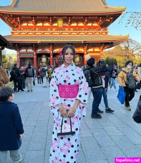 Ladyboy Maria OnlyFans Thumbnail #oJSnyrD8gE