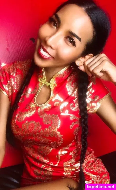 Ladyboyshasha OnlyFans Thumbnail #0l0MzpVpZ1