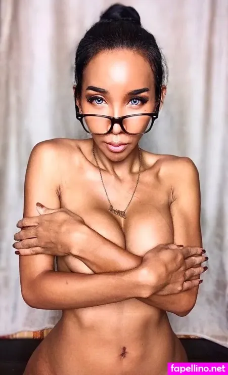 Ladyboyshasha OnlyFans Thumbnail #T4t5ZR1Qcu