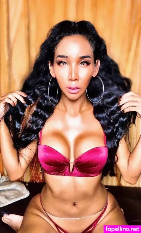 Ladyboyshasha OnlyFans Thumbnail #WXE0ObxVU8