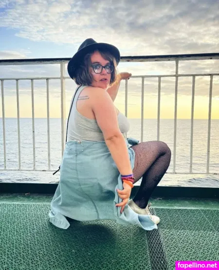 Ladyclitter OnlyFans Thumbnail #u5c9DmUJuF