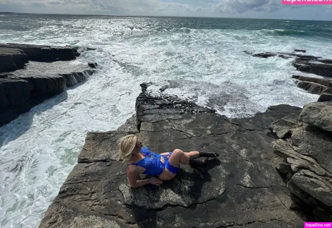 Ladyinfirstxx OnlyFans Thumbnail #3POoElnaLl