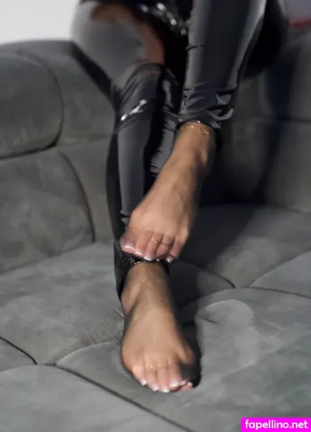 Ladyj Feet OnlyFans Thumbnail #3qQutUZmTu