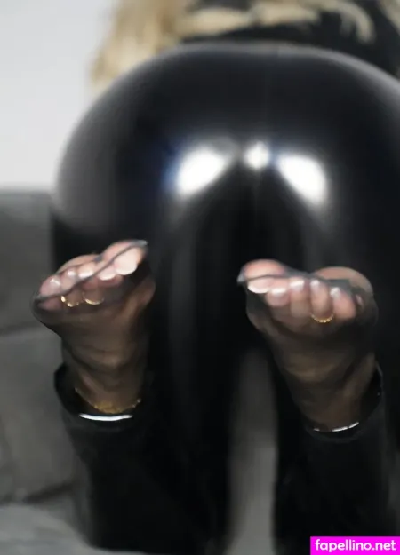 Ladyj Feet OnlyFans Thumbnail #Au98v8qg5o