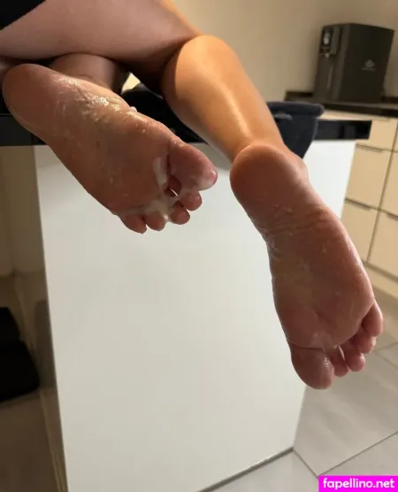 Ladyj Feet OnlyFans Thumbnail #EFzQTfE1GT