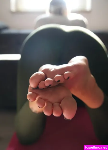 Ladyj Feet OnlyFans Thumbnail #klwrmjAhyU