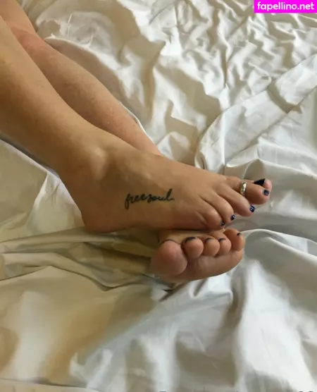 Ladylara98 OnlyFans Thumbnail #4xiVX9pXM1