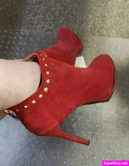 Ladylovetoes OnlyFans Thumbnail #IPv3WJWHyI