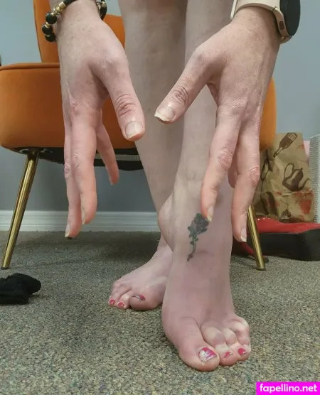 Ladylovetoes OnlyFans Thumbnail #ZZuwefCoxF
