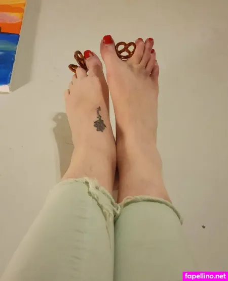 Ladylovetoes OnlyFans Thumbnail #lEH92VpgNg