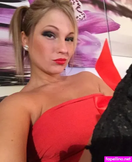 Ladymanja OnlyFans Thumbnail #ohX48p9ST2