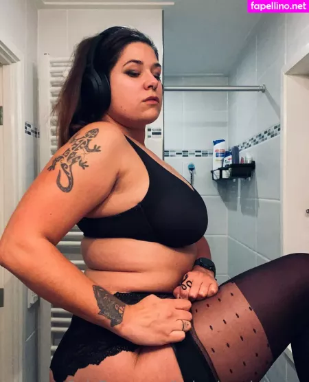 Ladywheadphones 1 OnlyFans Thumbnail #SYZH21vWZd