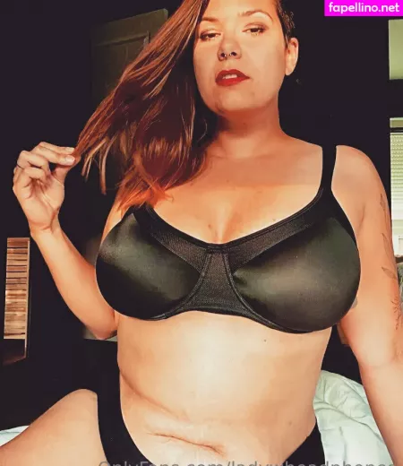 Ladywheadphones 1 OnlyFans Thumbnail #hwahd6n07Z