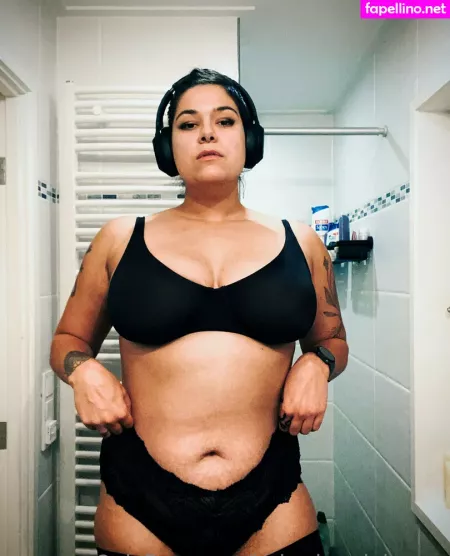 Ladywheadphones 1 OnlyFans Thumbnail #sGfxM16eS1