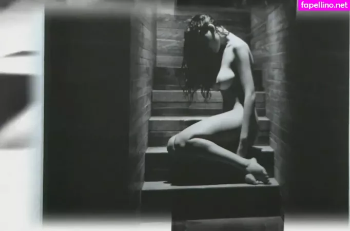 Laetitia Casta OnlyFans Thumbnail #69DQJCvrTw
