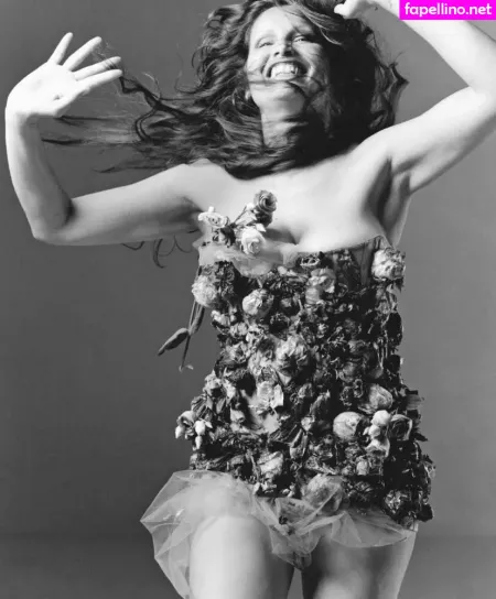 Laetitia Casta OnlyFans Thumbnail #scNdiCL4mE